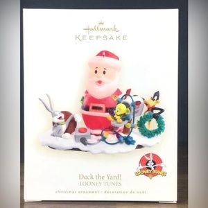 2007 Hallmark Keepsake “Deck The Yard” Looney Tunes Lighting Effect Ornament NIB